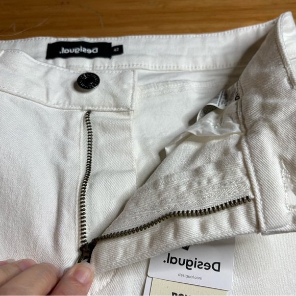 NWT Desigual- Luna Flare Jeans in White. Size EU 42 or US 14 - Picture 10 of 11